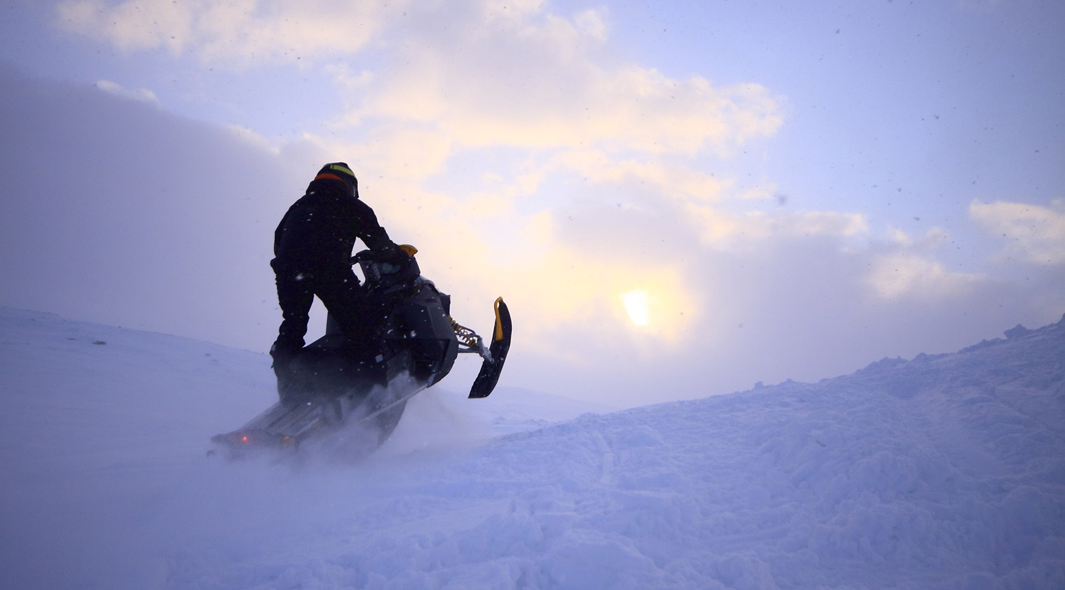 motos de nieve en laponia